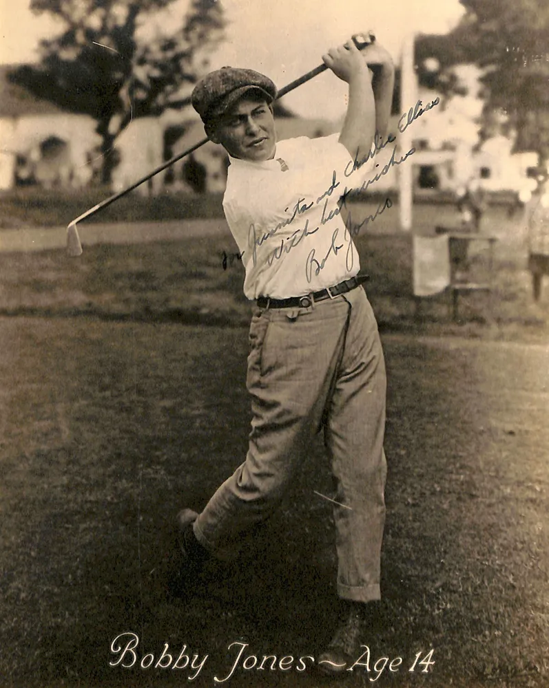 Cẩn thận hơn, cha của Hunter còn in ra hình ảnh của nhiều ngôi nhà khác nhau, bao gồm cả ngôi nhà thời thơ ấu của Jones và cho con trai mình xem. Kỳ lạ, cậu bé Hunter gọi và chỉ đúng ngôi nhà của Jones thời thơ ấu chính là “gia đình” của cậu bé ngày xưa.