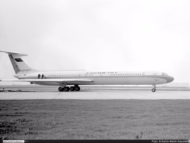 Cũng ngày hôm đó, tại Nga, 174 người (bao gồm 10 người thuộc phi hành đoàn) đã thiệt mạng khi chiếc máy bay chở họ bị rơi do thời tiết xấu. Tai nạn xảy ra khi máy bay Aeroflot 217 đang cố hạ cánh vì thời tiết xấu. Đau lòng hơn, lúc đó chiếc máy chiếc máy bay đã đến rất gần đường băng, chì còn cách 5 km.