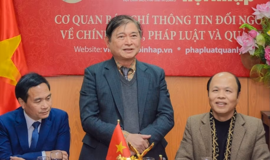 Chu tich Phan Xuan Dung chuc mung nam moi can bo, cong nhan vien Lien hiep Hoi Viet Nam-Hinh-6