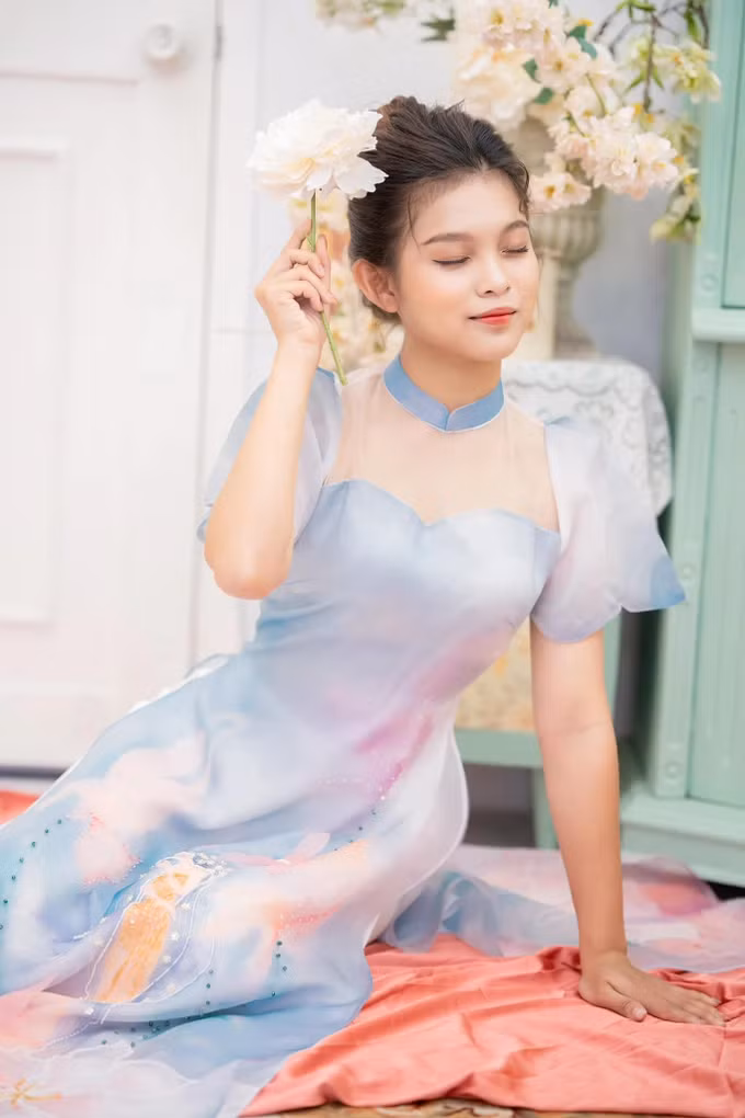 Cuoc song thay doi bat ngo cua con gai nuoi “giong ca si Phi Nhung