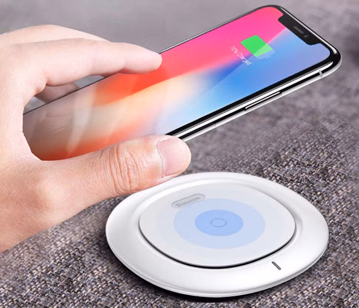 Tính năng này mang đến sự tiện lợi cùng một số ưu điểm như giúp giữ tuổi thọ pin lâu hơn, an toàn hạn chế cháy nổ. Kiểu sạc này đang dần trở nên phổ biến, dù thời gian sạc không bằng sạc nhanh.