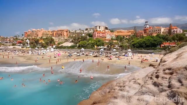 Khi được mọi người hỏi, cô gái nói rằng mới chỉ đi được vài tiếng đồng hồ. Do vậy, cô gái vô cùng bàng hoàng và sốc khi biết bản thân mất tích 20 năm qua.