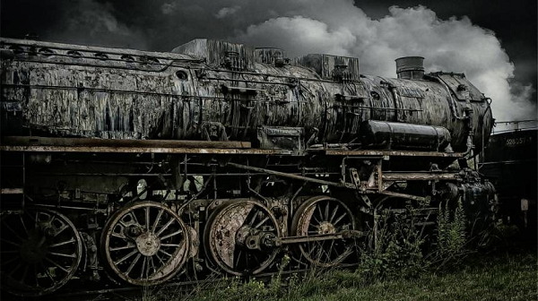 Từ năm 1933, “ chuyến tàu ma” đã trở thành một huyền án kỳ lạ được nhiều người biết đến. Từ năm 1951 đến nay, “tàu hỏa ma” từng nhiều lần xuất hiện trên lục địa Á – Âu, nó xuất hiện và biến mất một cách bí ẩn, phá vỡ những định luật vật lý thông thường về không gian và thời gian. Nhiều người cho rằng, chúng là bằng chứng của việc "xuyên không".