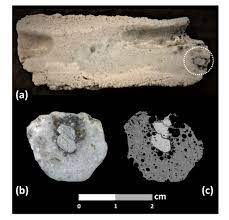 Đó là một "dòng điện từ trên trời", một tia sét vô tình đánh xuống Trái Đất và theo một cách bí ẩn nào đó đã khiến vật chất biến đổi, sắp xếp thành một dạng chưa từng có và từng bị khoa học cho rằng không thể tồn tại suốt nhiều thập kỷ.