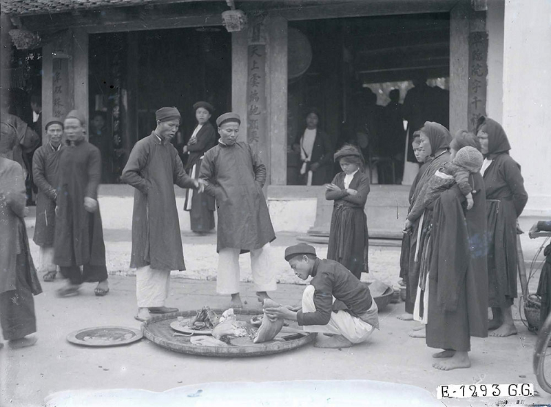 Chia khoán sau khi ăn cỗ.