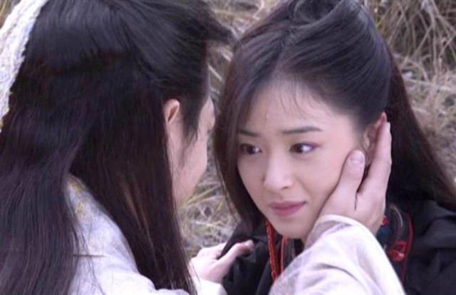 Tưởng chừng mối tình khá ngang trái này sẽ không đi đến đâu, nhưng sau này khi Đoàn Dự biết mình không phải là con trai của Đoàn Chính Thuần và anh cũng nhận ra người mình yêu không phải là Vương Ngữ Yên của hiện tại. Cuối cùng Đoàn Dự và Mộc Uyển Thanh cũng thành một đôi và có kết thúc êm đẹp, hạnh phúc.