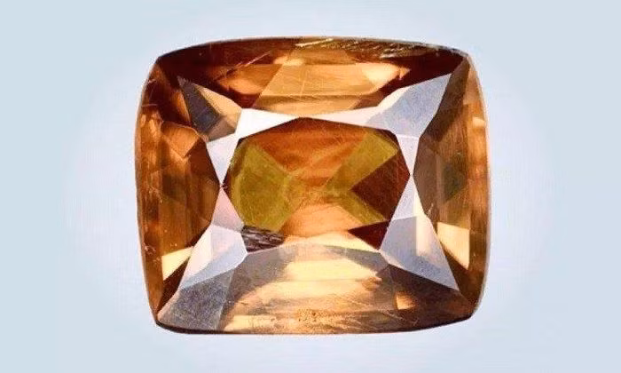 Tuy nhiên, người ta biết rất ít về kyawthuite, do mẫu vật quá ít nên giới nghiên cứu cho đến nay vẫn chưa tìm được nhiều thông tin về cấu tạo và thành phần của kyawthuite.