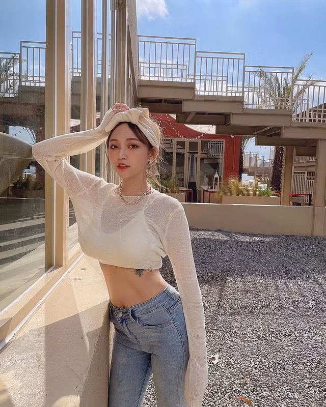 Trang Instagram cá nhân của Lâm Tượng có tới hơn 775.000 người theo dõi, tất cả đều vô cùng yêu thích, hâm mộ hot girl.