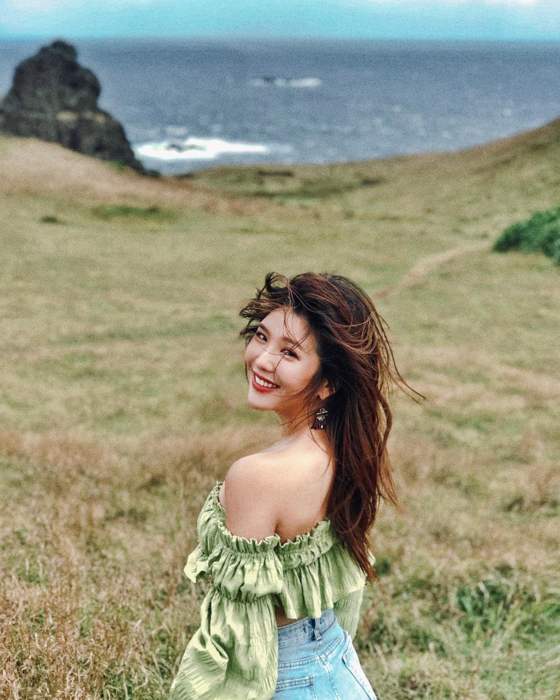 Bờ vai gầy mong manh của Ula Shen khiến nhiều cô gái thèm khát và nỗ lực tập luyện để được giống như thần tượng.