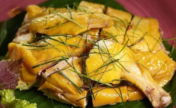 Thứ hai là thịt gà. Thịt gà rất giàu chất dinh dưỡng và có hàm lượng chất béo thấp.