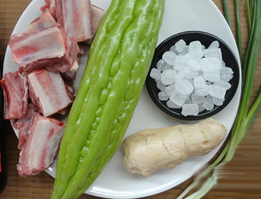 Chính vì thế, tuy canh mướp đắng và sườn có vị khá ngon nhưng tốt nhất không nên nấu cùng nhau.