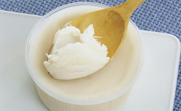 Với cách rán mỡ lợn này, mỡ lợn sau khi nguội sẽ có màu trắng như ngọc, có để cả năm cũng không bị hôi.