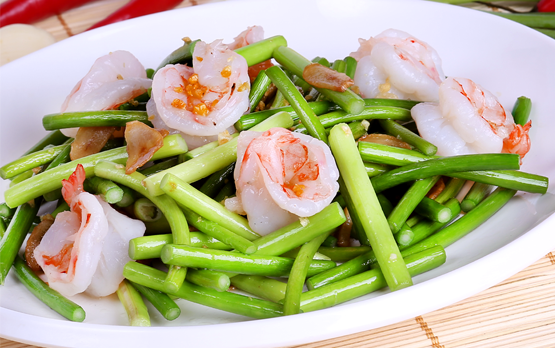 Nhiều nghiên cứu đã chứng minh rằng, khi cơ thể được tiếp nạp hợp chất này, tỷ lệ bị thoái hóa điểm vàng sẽ giảm đi. Nếu đã bị đục thủy tinh thể, nạp provitamin A vào cơ thể đồng nghĩa với việc đẩy lùi được quá trình phát triển bệnh.