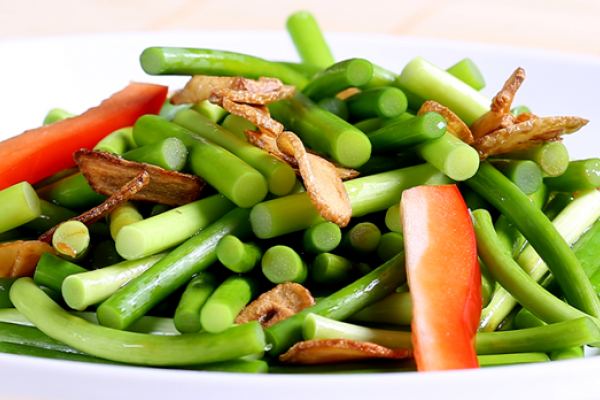 Chưa hết, Diallyl sulphide có trong ngồng tỏi còn được chứng minh là có khả năng tiêu diệt những tế bào gây ung thư, giúp chúng ta phòng tránh được căn bệnh nguy hiểm này.