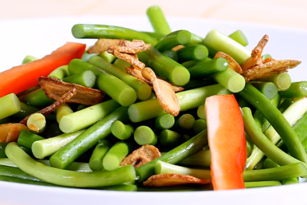 Chưa hết, Diallyl sulphide có trong ngồng tỏi còn được chứng minh là có khả năng tiêu diệt những tế bào gây ung thư, giúp chúng ta phòng tránh được căn bệnh nguy hiểm này.