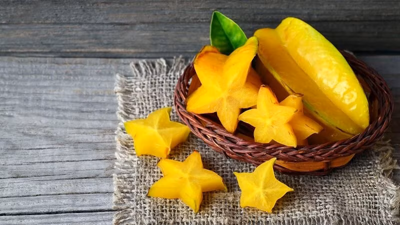 Người bình thường ăn khế, thận khỏe mạnh có thể đào thải chất độc ra khỏi cơ thể, vì vậy không dễ bị ngộ độc. Nhưng đối với những người có chức năng thận kém, dù chỉ cắn một miếng cũng có thể xảy ra nguy cơ ngộ độc.