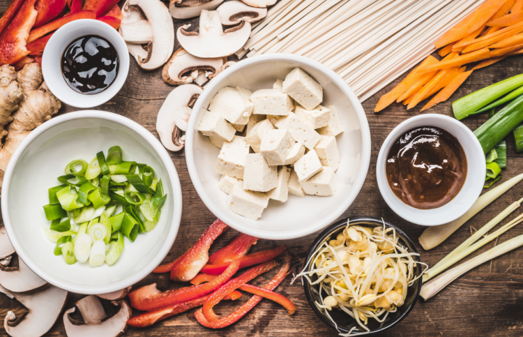 Cách đây không lâu, một nghiên cứu trên chuột đã cho thấy đậu phụ có thể giúp ngăn ngừa tổn thương gan do các gốc tự do gây ra. Quan trọng nhất, một số nghiên cứu lâm sàng và thực nghiệm đã cho thấy genistein và isoflavone chứa nhiều trong đậu phụ có chức năng chống oxy hóa. Điều này có thể ức chế sự phát triển của các tế bào ung thư.