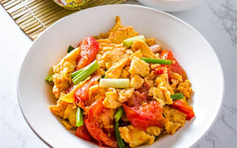 Trứng rất giàu DHA và lecithin… có tác dụng rất lớn đối với sự phát triển của hệ thần kinh và cơ thể. Có thể cung cấp thêm sinh lực cho não bộ và cải thiện trí thông minh.