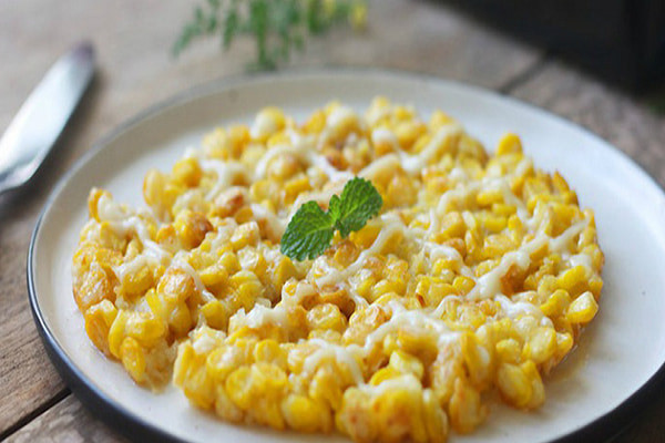 Thứ tư, những người thiếu canxi. Một số người ở độ tuổi trung niên và cao tuổi nhưng tốc độ hao hụt quá nhanh, rất dễ mắc các bệnh về xương, như loãng xương.