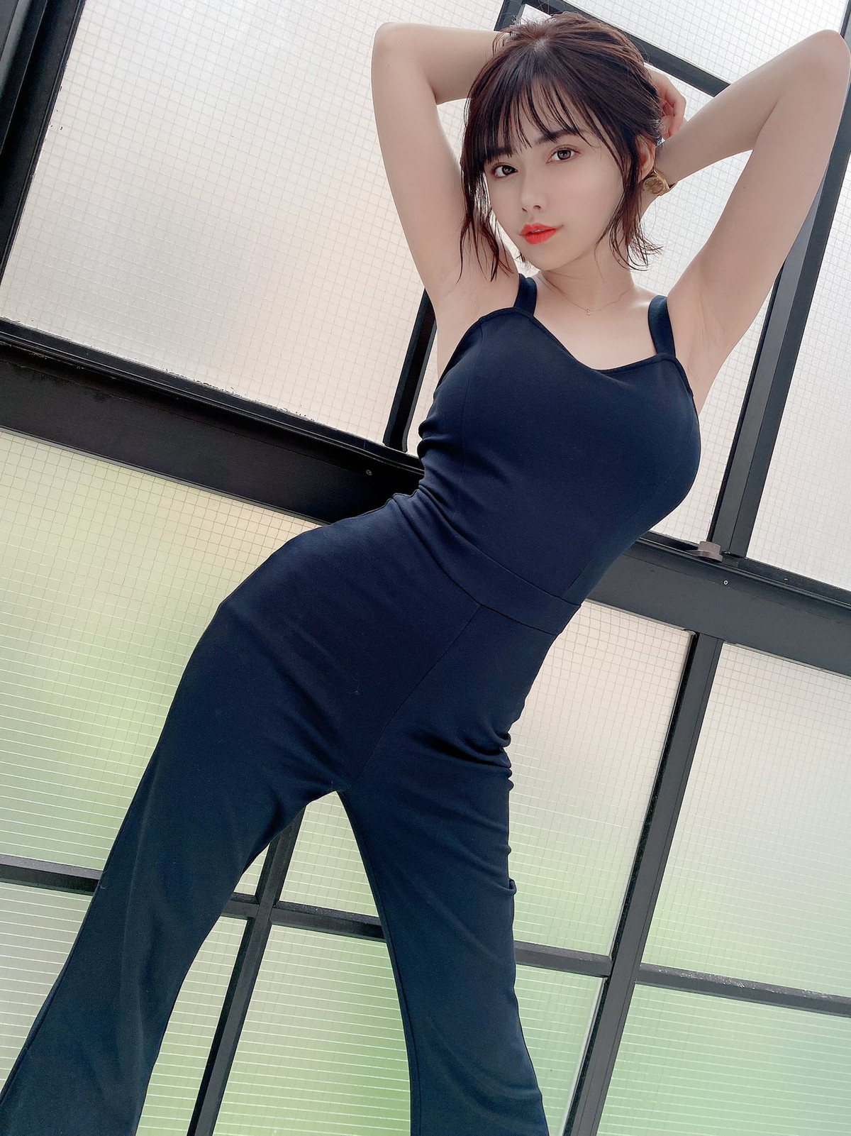 Họ cho rằng Yumi không sở hữu chiều cao khủng, đôi chân dài miên man nhưng tỷ lệ cơ thể của hot girl cực kỳ cân đối. Nhờ vậy dù diện trang phục theo phong cách nào, Yumi vẫn đẹp.