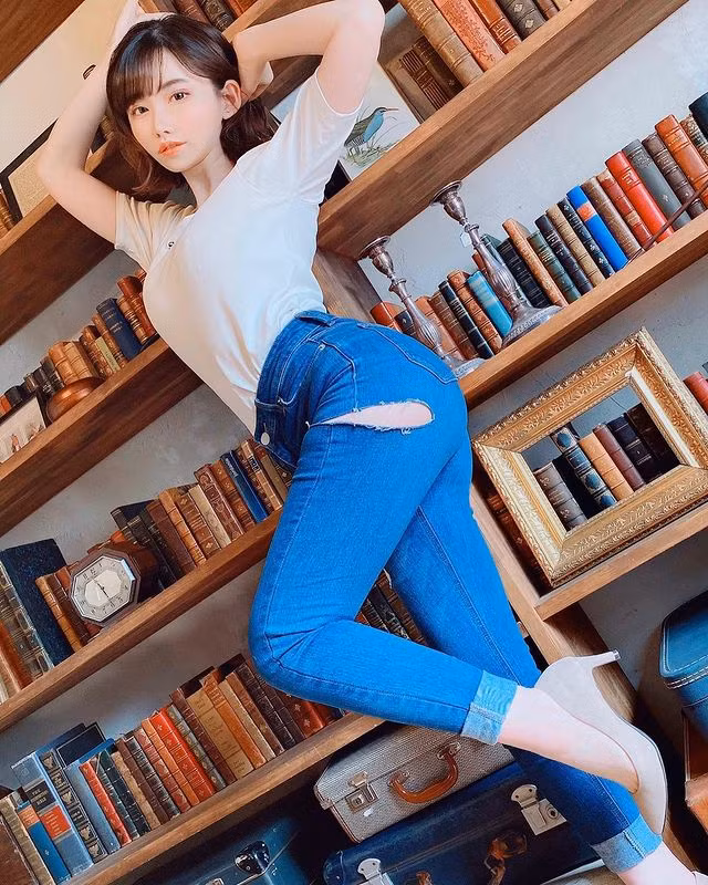 Yumi cũng tự nhận là ham ăn và ưa thích trải nghiệm những món mới, vì vậy cô nàng luôn phải kết hợp tập luyện để giữ được cân nặng và thân hình như mình mong muốn.