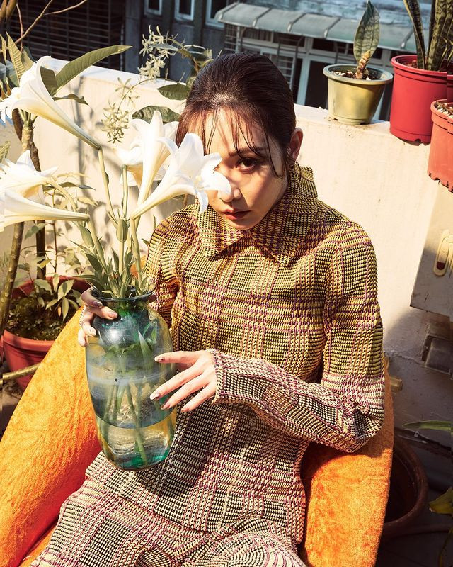 Tăng Hoàn Đình cũng thường xuyên nhận được lời mời làm mẫu ảnh và gương mặt đại diện cho những hãng thời trang nổi tiếng trên thế giới có chi nhánh tại Đài Loan.