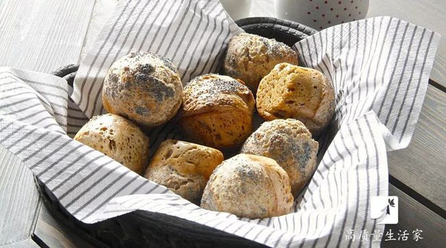 6. Thực phẩm bị mốc: Chứa nhiều độc tố. Nấm mốc và các chất độc sinh ra khi thực phẩm bị mốc có thể gây hại cho gan, thận, hệ thần kinh,… thậm chí gây ung thư. 