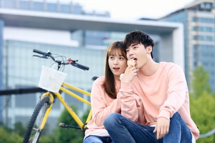 Điều này có thể dẫn đến nhịp tim bị chậm, huyết áp giảm, có thể dẫn đến ngừng tim và tử vong. Trong quá trình yêu, hãy chú ý đến các tư thế quan hệ đúng cách.