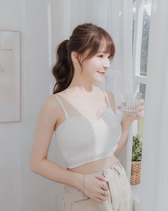 Hot girl cho biết cô không ăn kiêng cũng không quá khắc nghiệt với bản thân trong chuyện luyện tập. Tuy vậy, vì bản thân làm người mẫu, cô cũng chú ý ăn uống điều đó, hạn chế thức ăn nhiều dầu, mỡ.