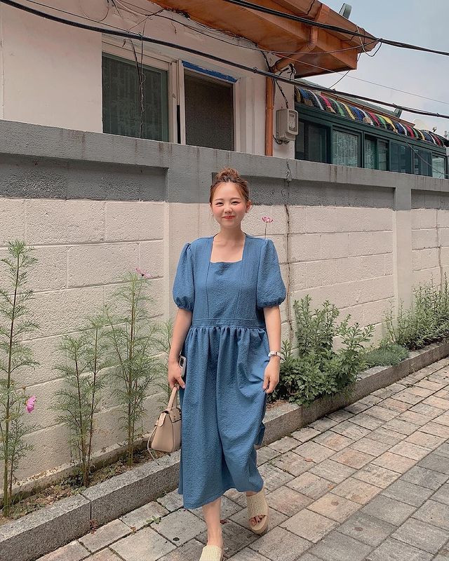 Còn về làn da, Hong Yeong-gi không giấu diếm gì, cô nàng cho biết việc dưỡng da quan trọng nhất là phải bôi kem chống nắng. Nếu dưỡng da mà không bôi chống nắng thì sẽ không có tác dụng.