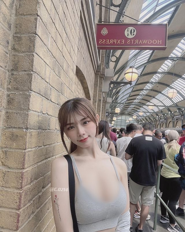 Nếu có đủ quyết tâm để nhịn ăn những món ăn dầu mỡ, ngọt ngấy quá nhiều calo và đủ kiên trì để tập luyện thể dục thể thao hàng ngày thì chắc chắn các bạn nữ sẽ có một thân hình đẹp.