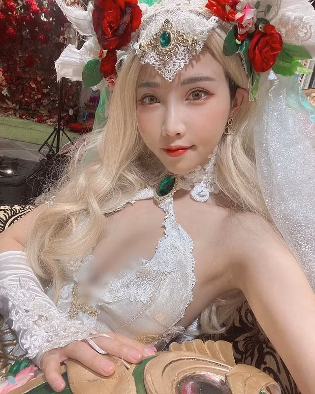 Trong những bộ đồ hóa trang, hot girl Mễ Phi "gây mê" người hâm mộ với nhan sắc hệt như trong truyện tranh, phim hoạt hình của mình.