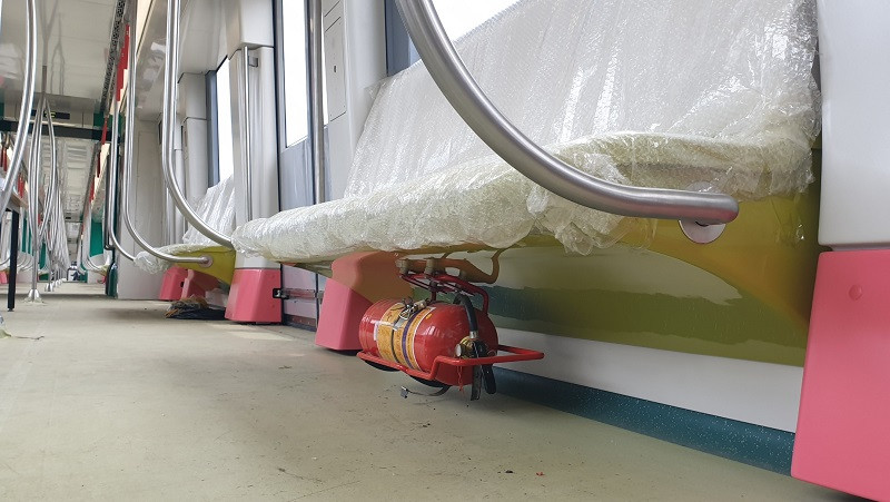 Bình chữa cháy được bố trí dưới ghế ngồi hành khách