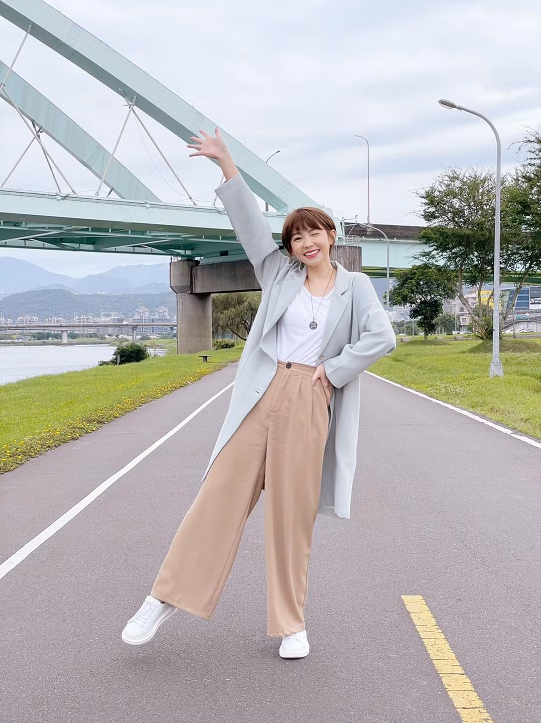 Trong cuộc sống đời thường, Tăng Trí Hi sử dụng phong cách rộng rãi, thoải mái giống như những cô gái Nhật Bản.