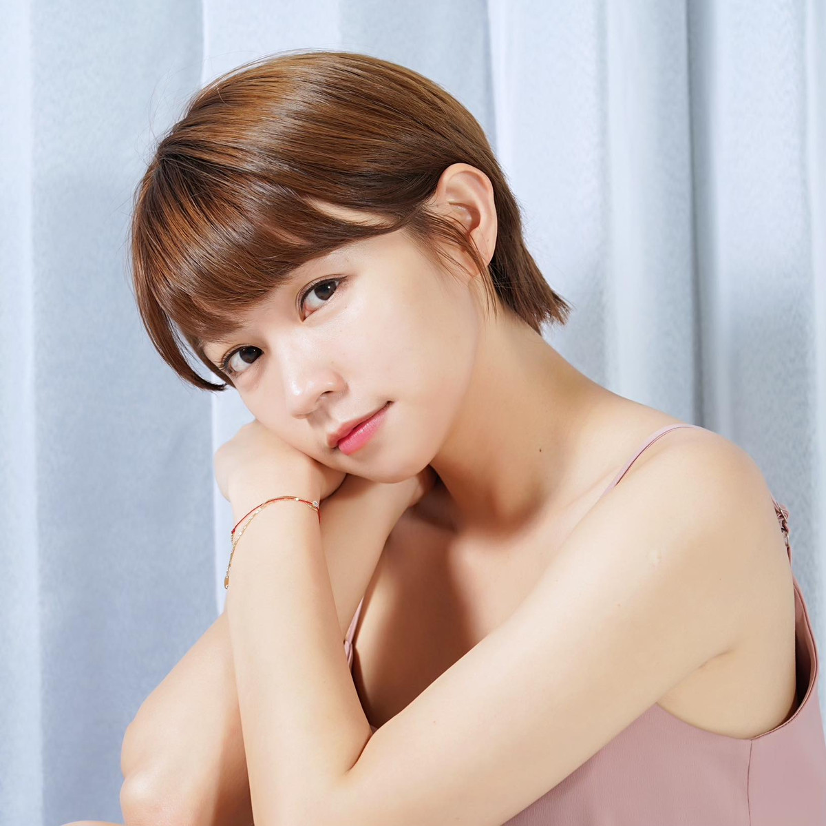 Tăng Trí Hi là một diễn viên, người mẫu nổi tiếng ở Đài Loan. Gương mặt trẻ trung, nụ cười ngọt ngào, tươi sáng và diễn xuất đi vào lòng người khiến Tăng Trí Hi chiếm được tình cảm của đông đảo khán giả.