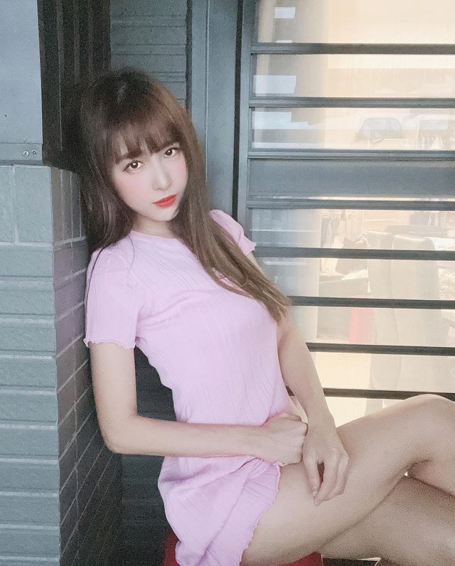 Các fan của Mạnh Khiết cho biết, dù không mấy khi diện đồ hở hang nhưng cô nàng vẫn rất gợi cảm.