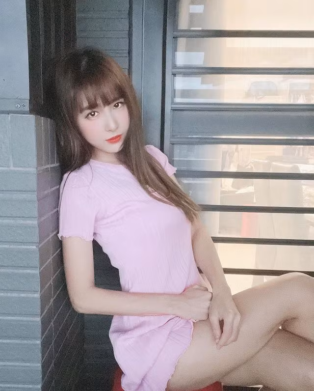 Các fan của Mạnh Khiết cho biết, dù không mấy khi diện đồ hở hang nhưng cô nàng vẫn rất gợi cảm.