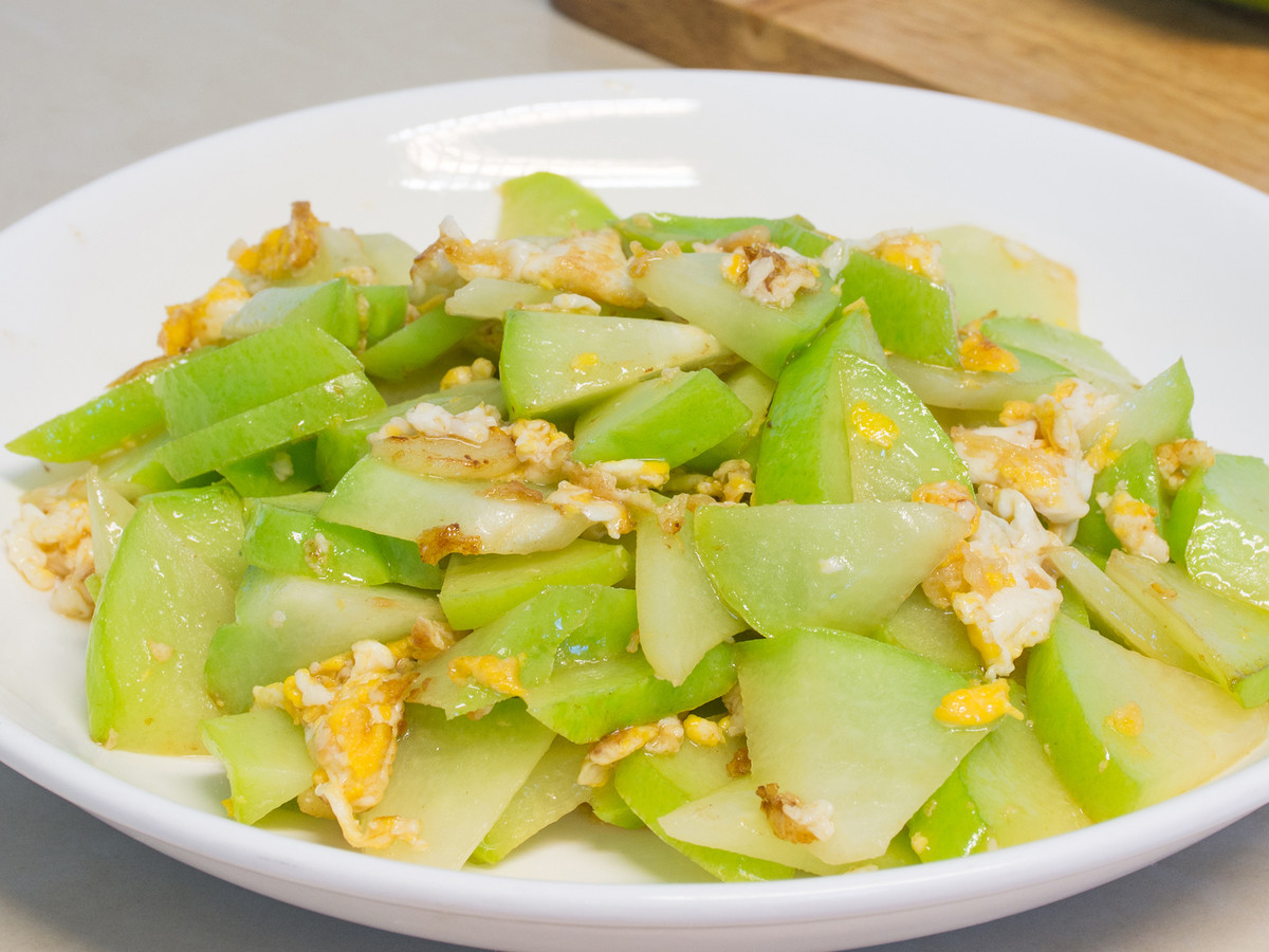 Trong bí xanh còn chứa nhiều kali, có khả năng làm giãn mạch cũng như giảm sự căng thẳng trên mạch máu và động mạch, giúp ngăn ngừa các vấn đề liên quan đến tim mạch như đột quỵ và đau thắt cơ tim.