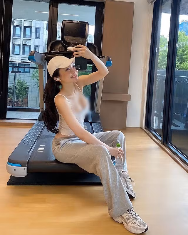 Theo An, ngoài tập luyện, cô nàng cũng thực hiện chế độ ăn "eat clean", sử dụng một số loại thực phẩm chức năng để bổ sung các vitamin và khoáng chất thiết yếu cho cơ thể.