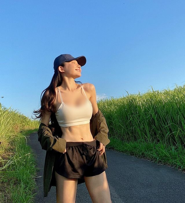 Thêm vào đó, An cũng có gương mặt xinh đẹp ngọt ngào nên rất nhanh sau đó cô nàng đã trở nên nổi tiếng.