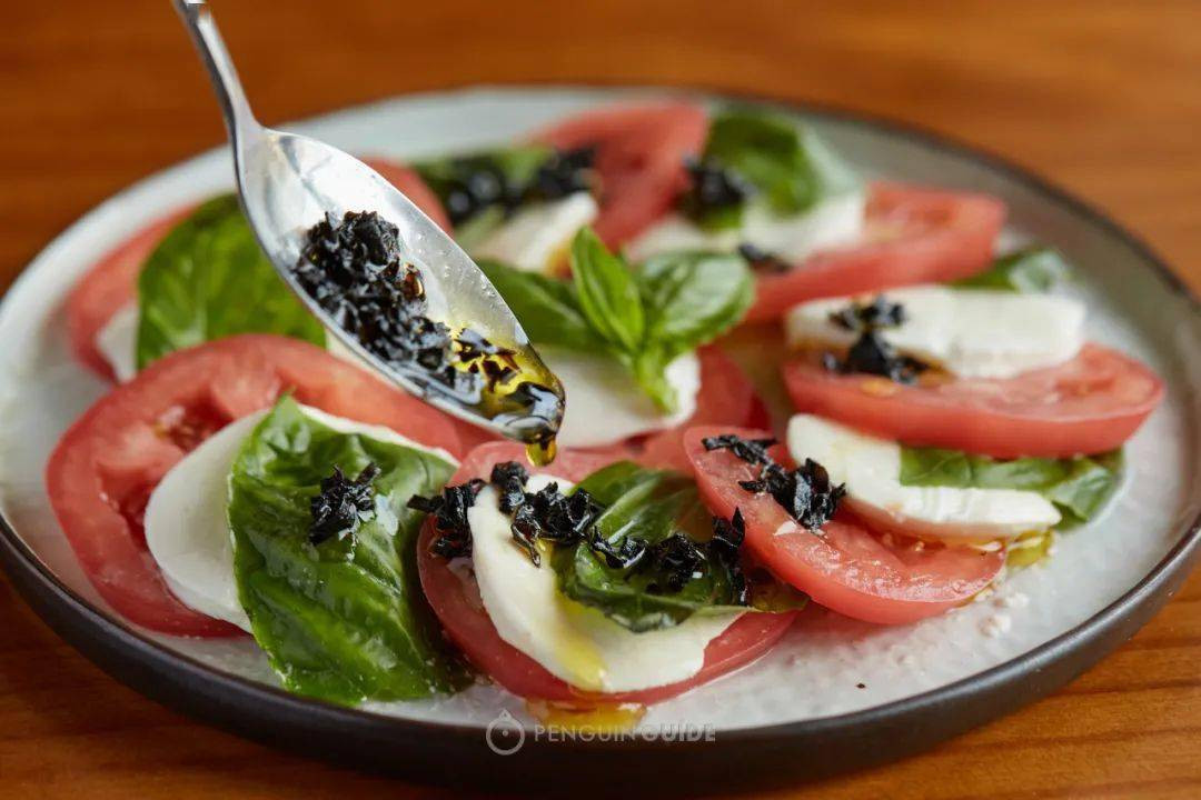 Tảo bẹ muối là một loại tảo bẹ đã qua chế biến. Nó được ninh trong nước tương, đường và rượu. Sau khi nước bay hơi hết, rong biển được phủ đều một lớp muối.