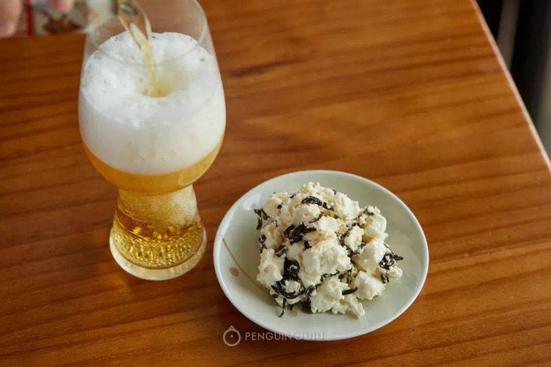 Nếu muốn đổi gió, hãy trộn tảo bẹ muối và trứng cá bống. Về cơ bản chỉ cần thêm chút kem pho mát và trộn đều là xong.