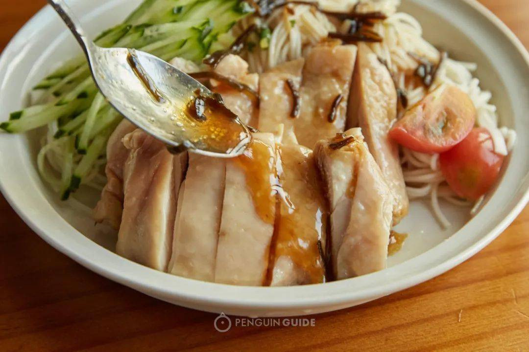 Có thể nói, tảo bẹ muối chính là cứu tinh cho mùa hè, giúp các món ăn trở nên ngon miệng hơn.