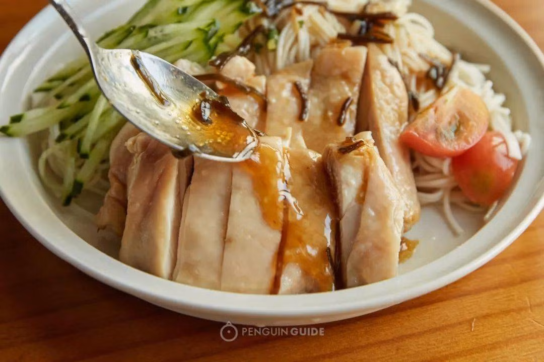 Có thể nói, tảo bẹ muối chính là cứu tinh cho mùa hè, giúp các món ăn trở nên ngon miệng hơn.