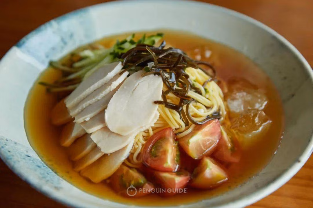 Món mì lạnh bỏ thêm tảo bẹ muối sẽ khiến bạn thay đổi nhận thức hoàn toàn về các món ăn nguội.