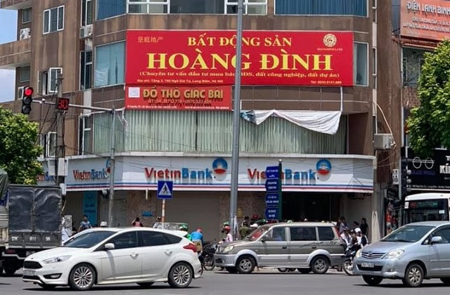  Cướp Ngân hàng VietinBank chi nhánh Đông Hà Nội: Ngày 6/9/2019, đối tượng Ngô Đăng Hùng, sinh năm 1990, trú phường Ngọc Thụy, quận Long Biên cướp Ngân hàng VietinBank chi nhánh Đông Hà Nội, số 801 Ngô Gia Tự, phường Đức Giang, quận Long Biên (Hà Nội).