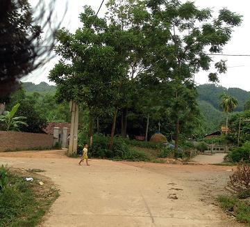 Nguoi dan ong tu dung noi dien, duoi danh 6 nguoi