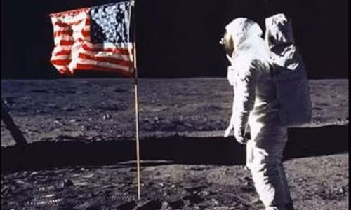 Con nguoi co the tro lai Mat trang vao nam 2021