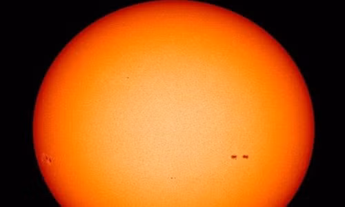 Mat troi se “bat tinh”, Trai dat roi vao “ky bang ha mini”