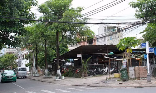 Bi Thu Da Nang dong vien con gai tra lai dat?